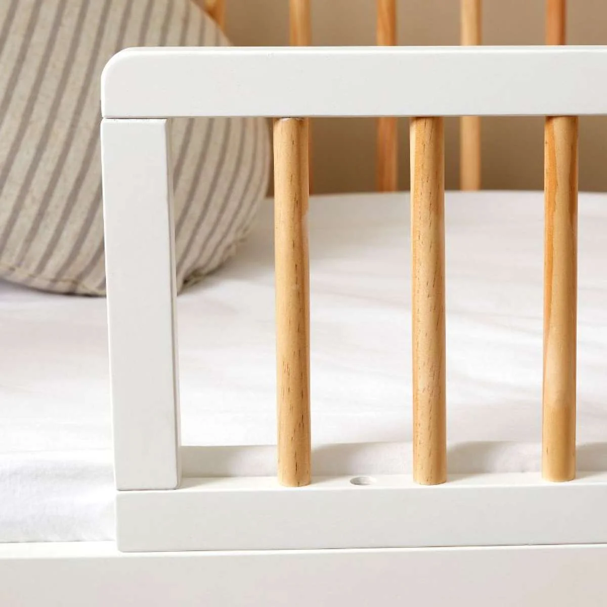 Aspen Cot Toddler Bed Half Frame - White/Natural - Image 4