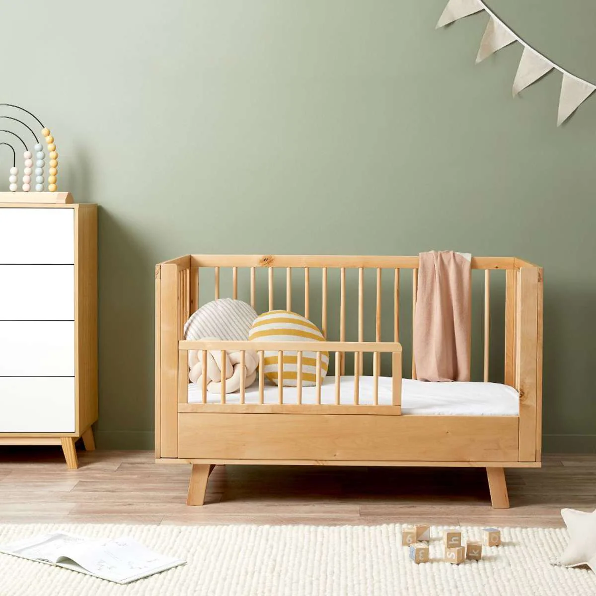 Aspen Natural 3-in-1 Cot Conversion Bundle - Image 4