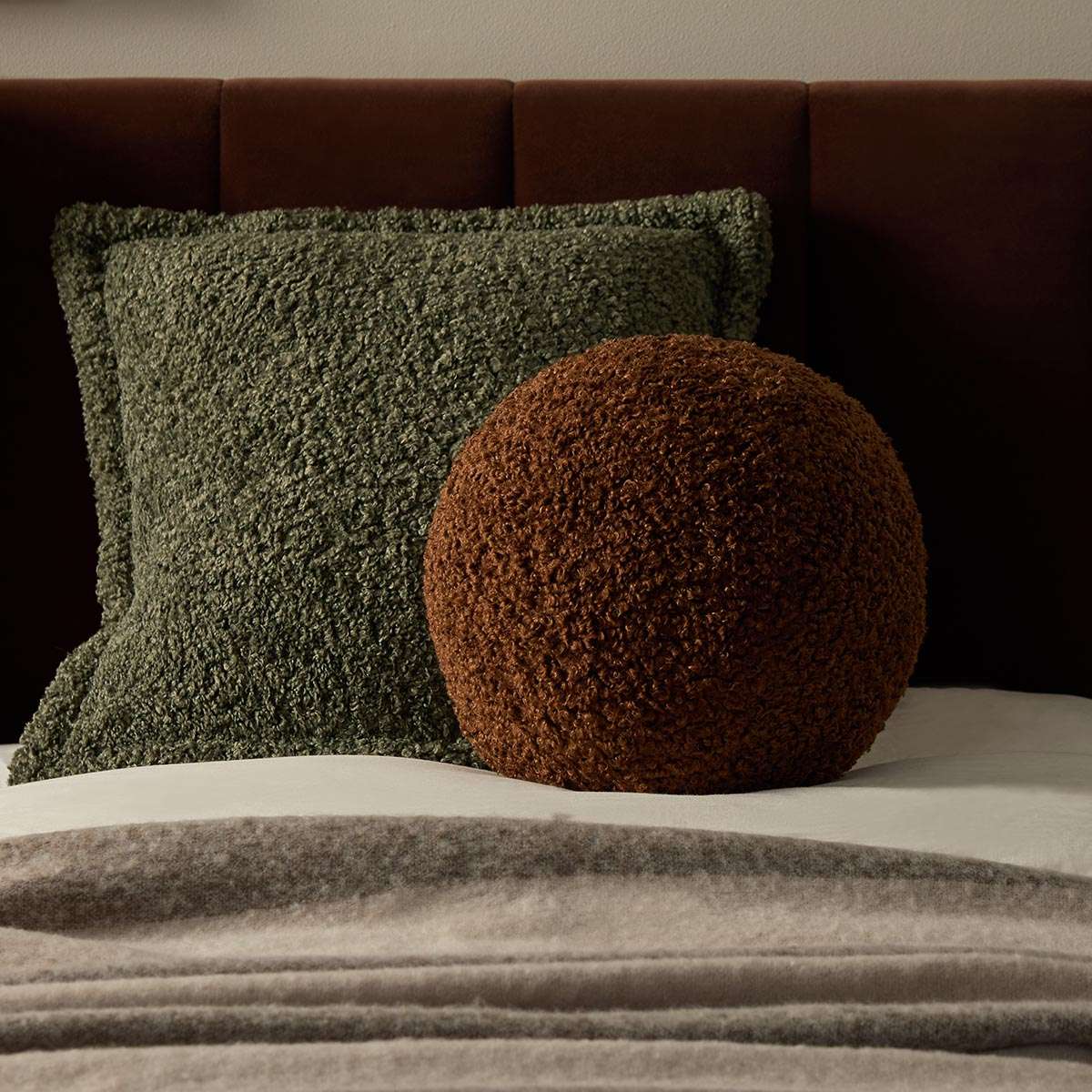Frankie Sherpa Ball Cushion - Chocolate - Image 2