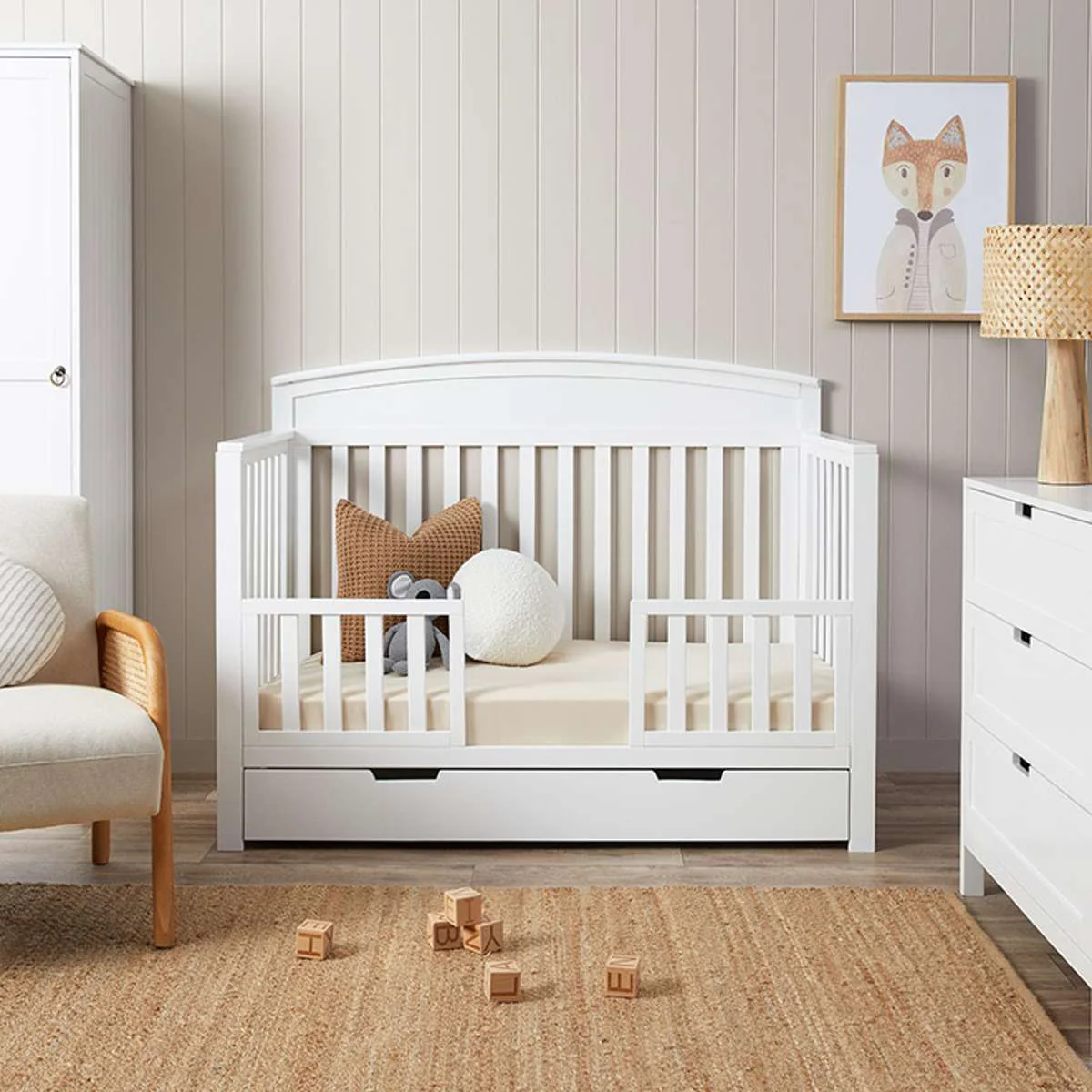 Harbor White 3-in-1 Conversion Cot Bundle - Image 3