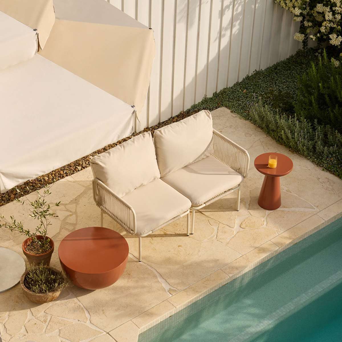 Renzo Outdoor Coffee Table - Clay Gloss - Image 4