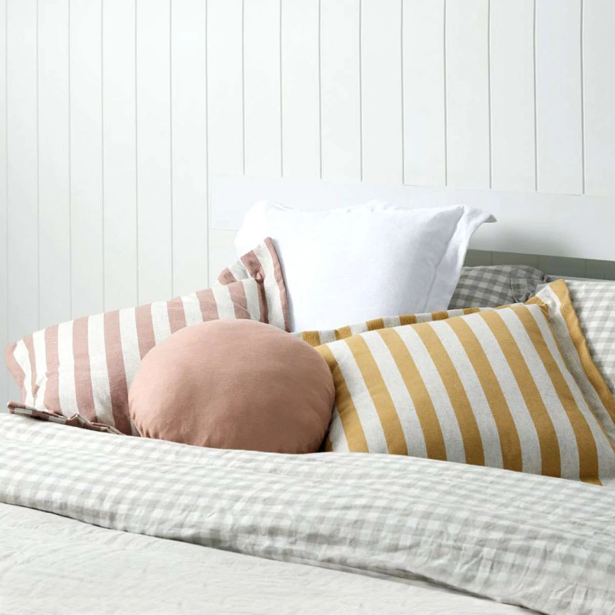 Mocka Linen Cushion - White - Image 3