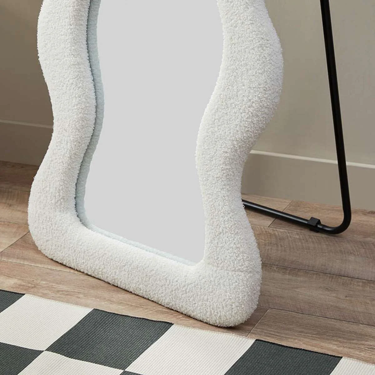 Wiggly Mirror - White Teddy - Image 2